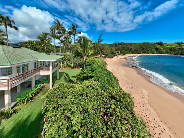 Experience Luxury in Moloa'a Bay - The Perfect Kauai Retreat
